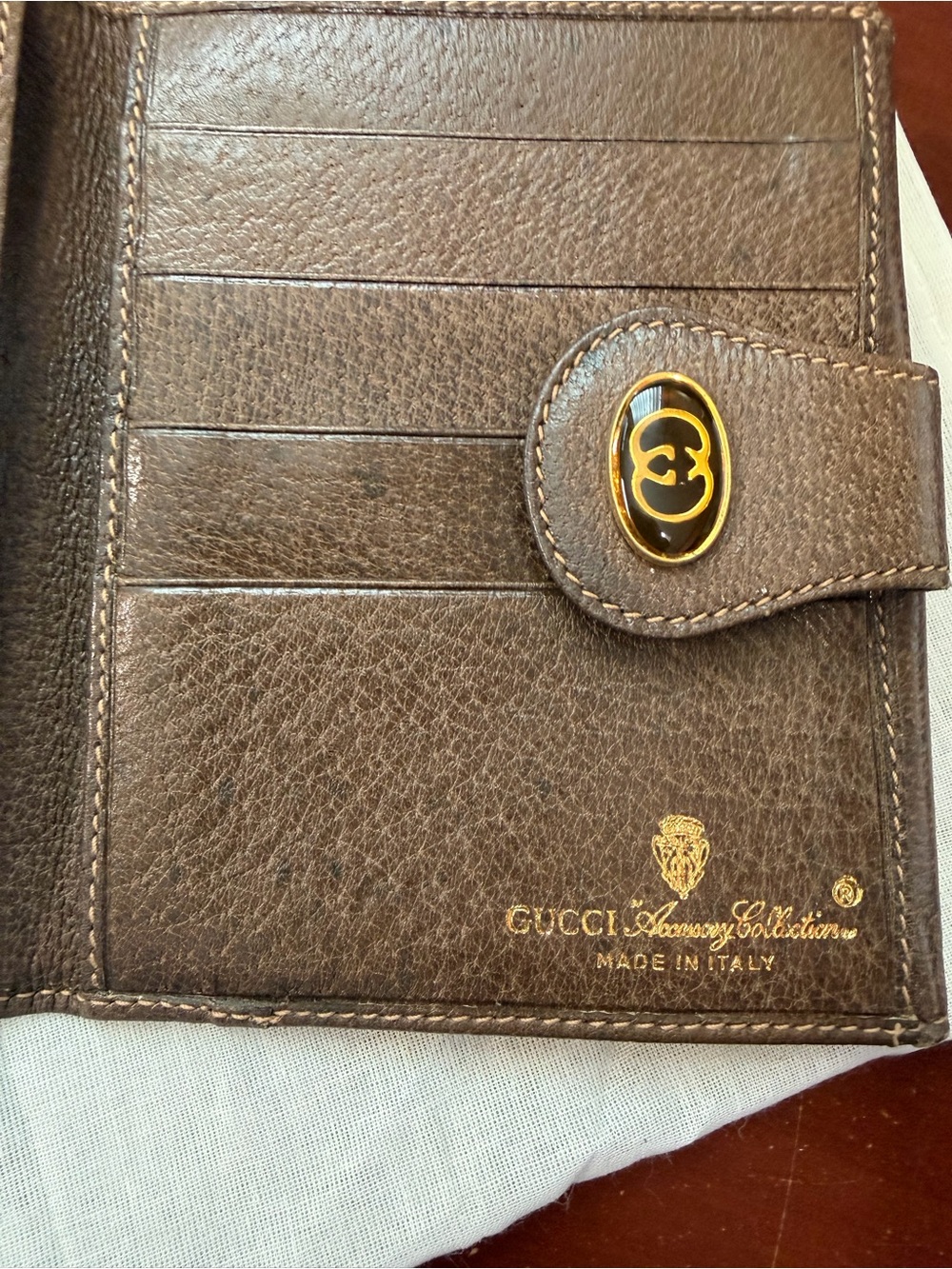 Authentic Gucci Brown & Beige GG Monogram Snap Wallet. Authentic Cert. included. - Picture 3 of 8